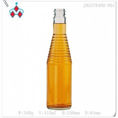 Γυάλινα μπουκάλια λαδιού και ξιδιού